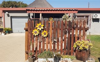 8.5 ha Farm in Leeukuil AH