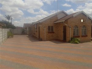 3 Bed House in Madiba Park