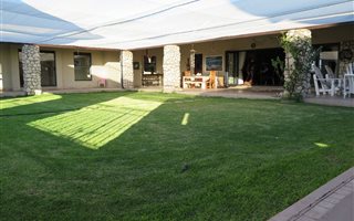 6 Bedroom House in Long Acres