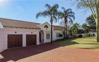 7 Bedroom House in Waterkloof Glen