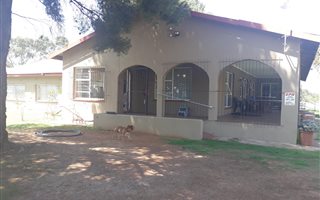 2 ha Farm in Hillside AH