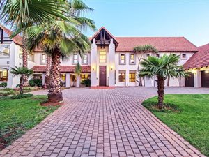 5 Bedroom House in Silver Lakes Golf Estate