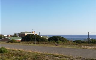 512 m² Land available in Perlemoenbaai