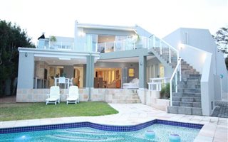 5 Bedroom House in Blue Bend