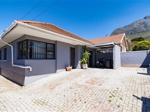 7 Bed House in University Estate