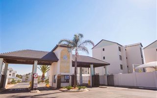 2 Bedroom House in Carlswald Estate