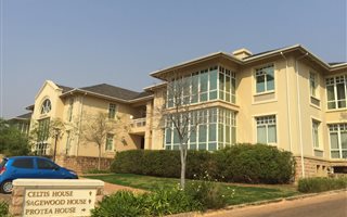730 m² Commercial space in Lynnwood
