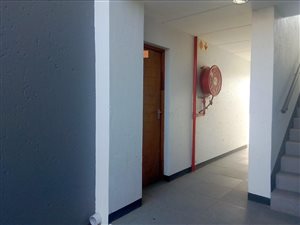 3 Bed Apartment in Ruimsig