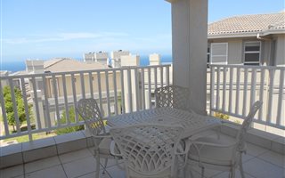 2 Bedroom Apartment in Pinnacle Point Golf Estate
