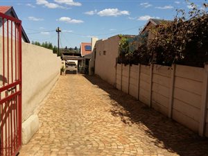 5 Bed House in Klipspruit West