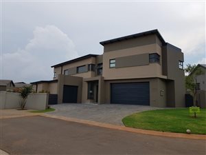 3 Bed House in Midstream Ridge Estate