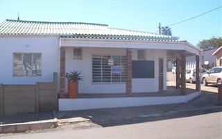 180 m² Retail Space in Albertinia