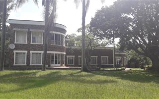 15 ha Farm in Hayfields