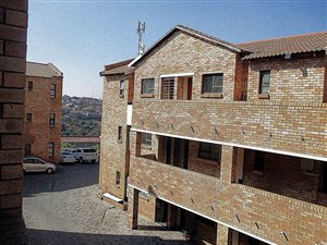 2 Bed Apartment in Winchester Hills