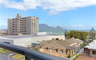 1 Bedroom Apartment in Bloubergstrand