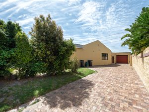 3 Bed House in Edgemead