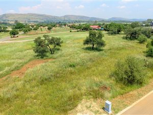 1832 m² Land available in Westlake Estate