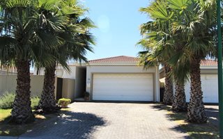 3 Bedroom Townhouse in Kleinbron Park