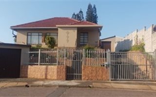 4 Bedroom House in Woodlands