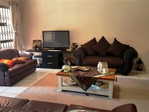 3 Bed Duplex in Waterkloof Heights