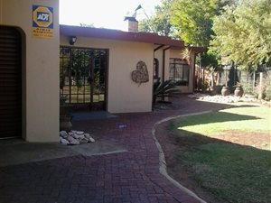 4 Bed House in Sinoville