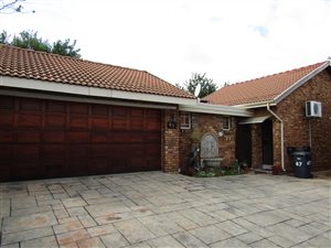 3 Bed House in Thatchfield