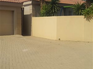 3 Bed House in Thatchfield