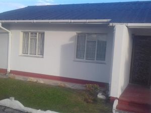 4 Bed House in Surrey Estate