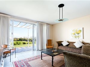 3 Bed Apartment in Bloubergrant
