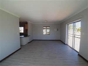 3 Bed Apartment in Rietvalleirand