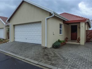 2 Bedroom House in Strand Central