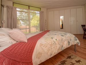 4 Bed House in Gholfsig