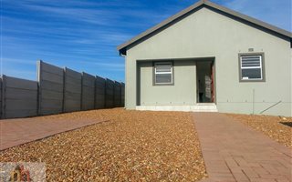 2 Bedroom House in Groenheuwel