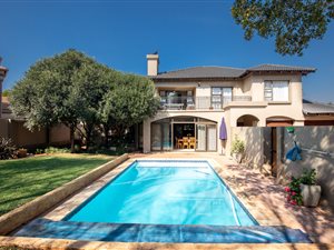 4 Bed House in Boardwalk