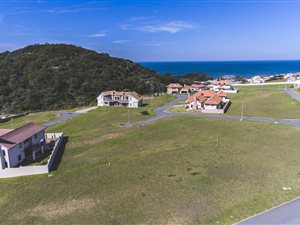 733 m² Land available in Glen Gariff
