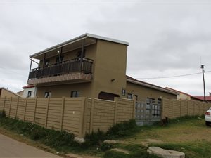 4 Bed House in Amalinda