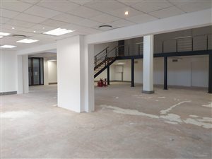 333 m² Commercial space in Essenwood