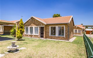 2 Bedroom House in Rhodesfield