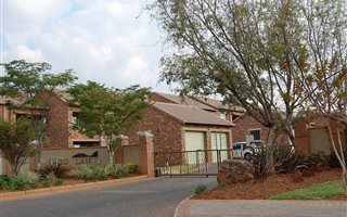 2 Bedroom House in Mooikloof Ridge