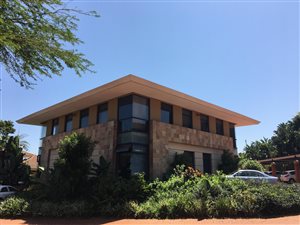 472 m² Commercial space in La Lucia