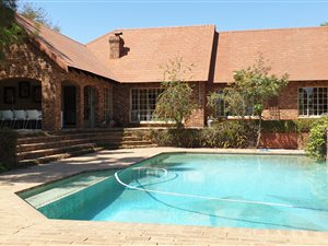 5 Bed House in Chartwell