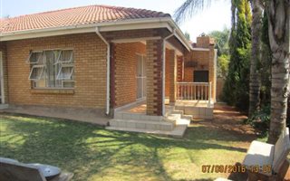 3 Bedroom Cluster in Eldoraigne