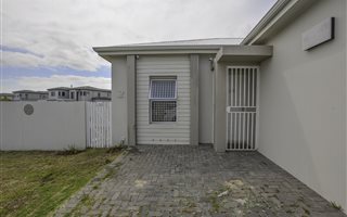 2 Bedroom House in Parklands North