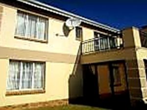 3 Bed Cluster in Roodepoort Central