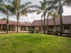 6 Bed House in Del Judor