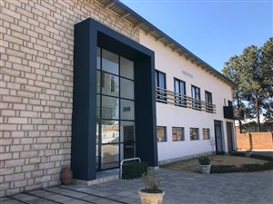 2426 m² Industrial space in Ormonde