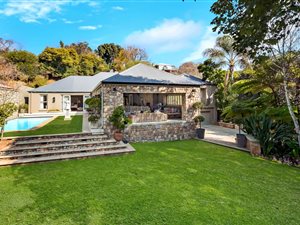 4 Bed House in Westcliff