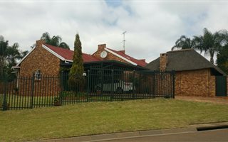 4 Bedroom House in Erasmuskloof