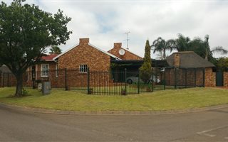 4 Bedroom House in Erasmuskloof