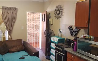 1 Bedroom Apartment in Irene Park